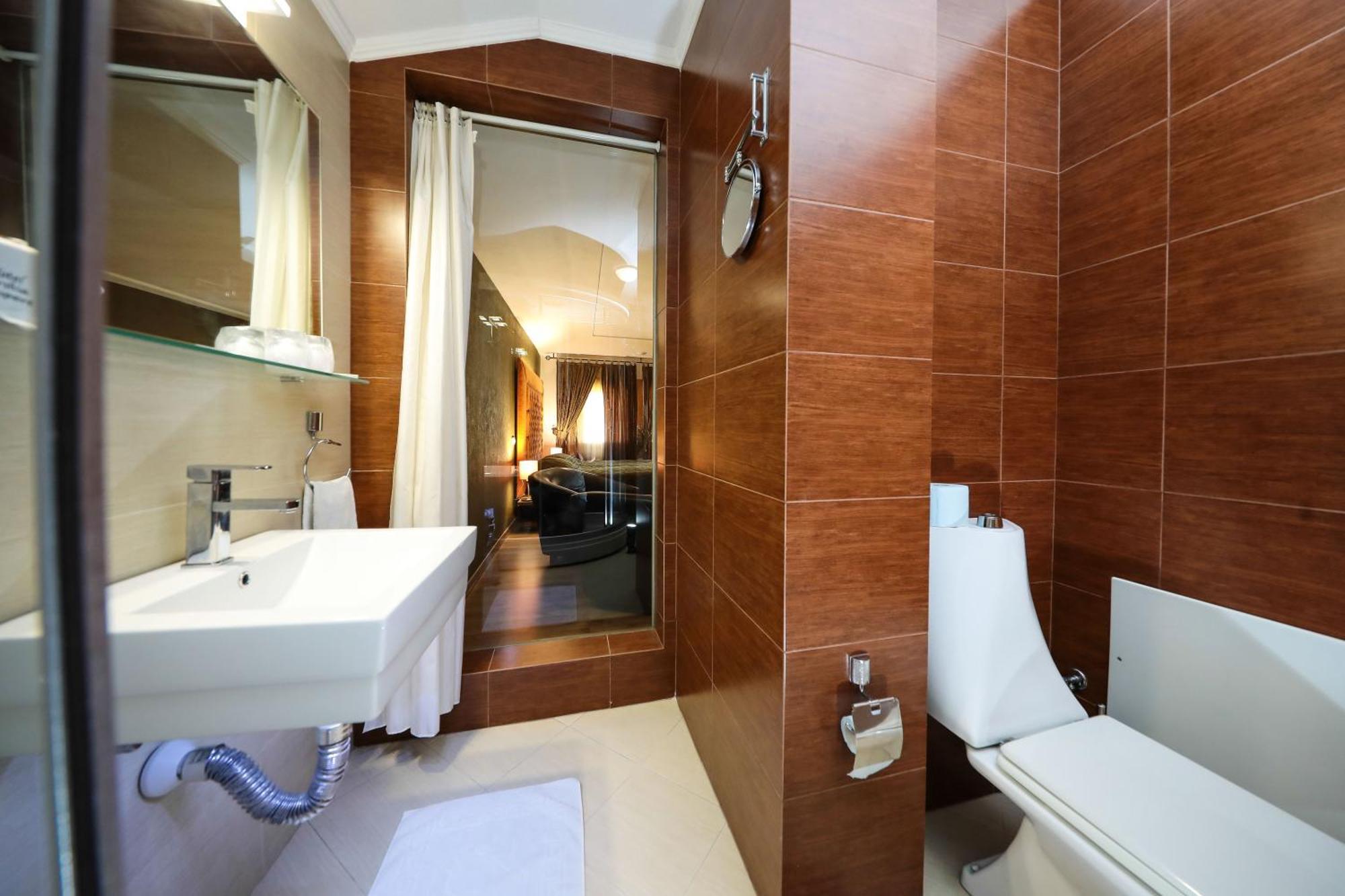 Hotel Carshia E Jupave Gjakova Eksteriør billede