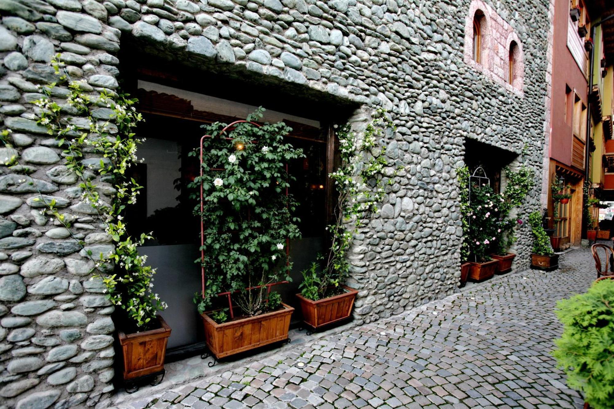 Hotel Carshia E Jupave Gjakova Eksteriør billede